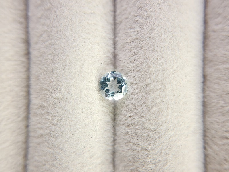 gBE-74　グリーンベリル　0.45ct