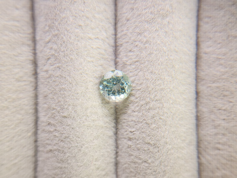 gBE-32　グリーンベリル　0.75ct