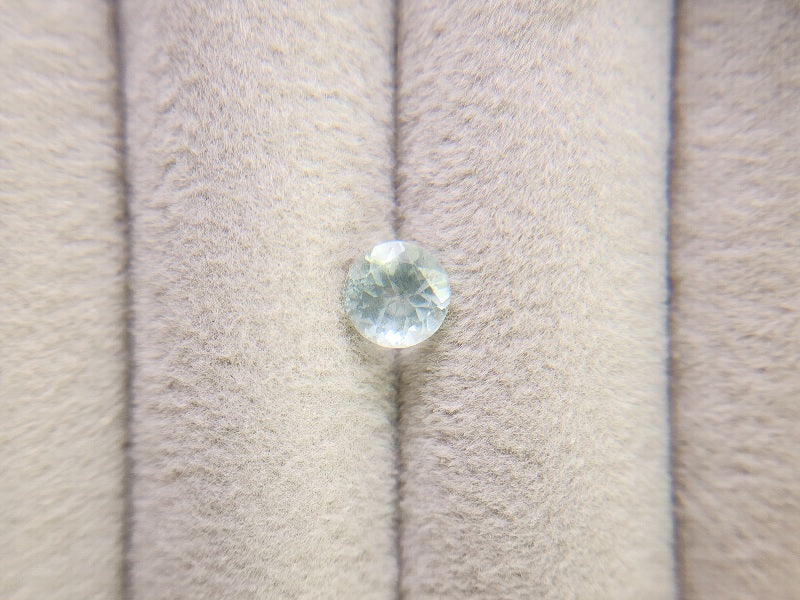 gBE-33　グリーンベリル　0.75ct