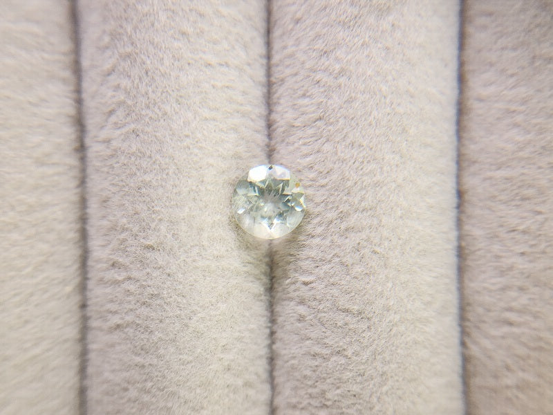 gBE-36　グリーンベリル　0.74ct