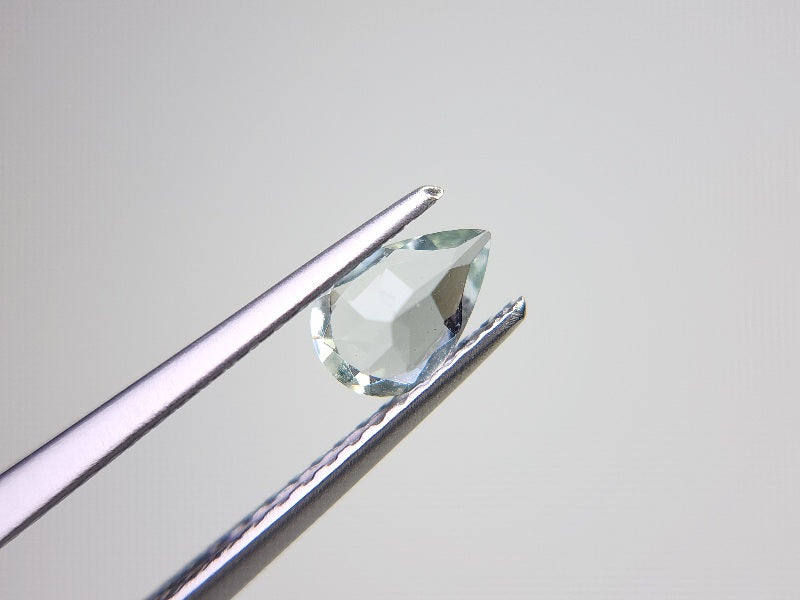 gBE-133　グリーンベリル　0.30ct