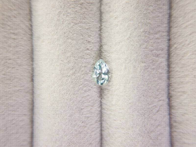 gBE-121　グリーンベリル　0.33ct