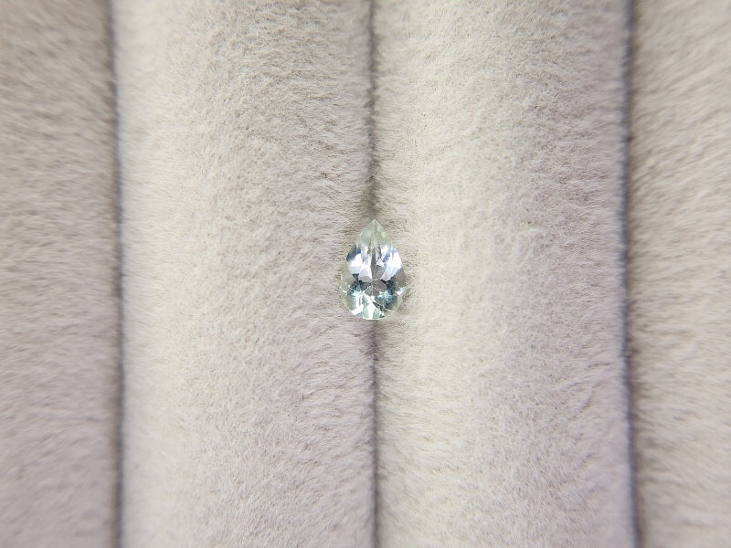 gBE-122　グリーンベリル　0.33ct