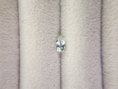 gBE-122　グリーンベリル　0.33ct