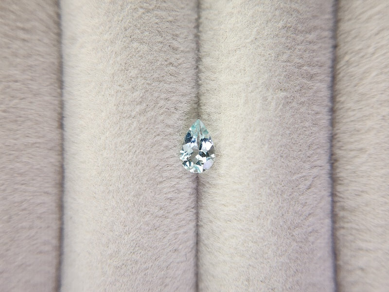 gBE-123　グリーンベリル　0.33ct