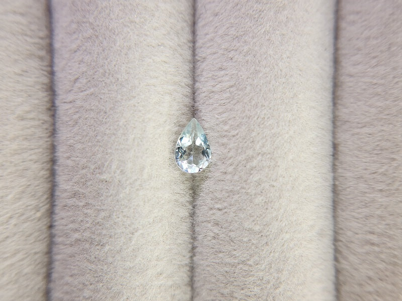 gBE-127　グリーンベリル　0.32ct