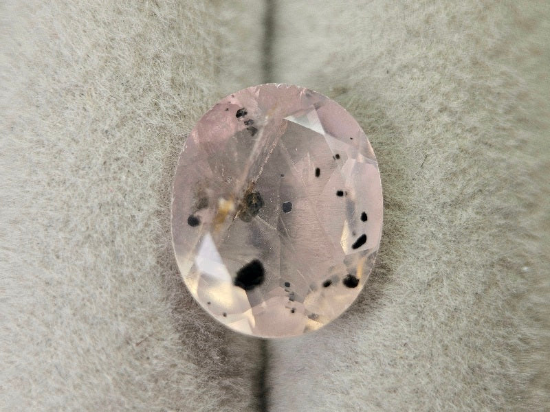 MICir-15　マイカインローズクォーツ　4.05ct