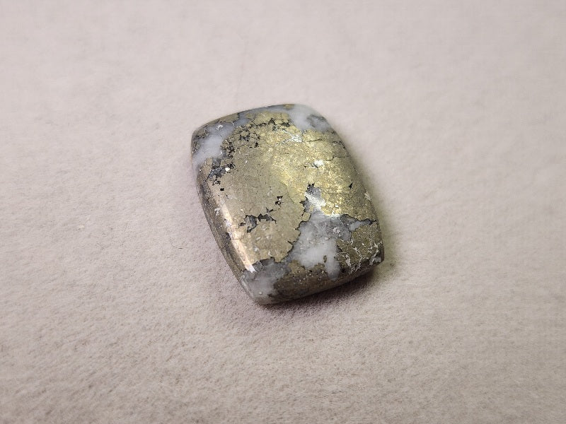 IPY-7　アイスパイライト　19.73ct