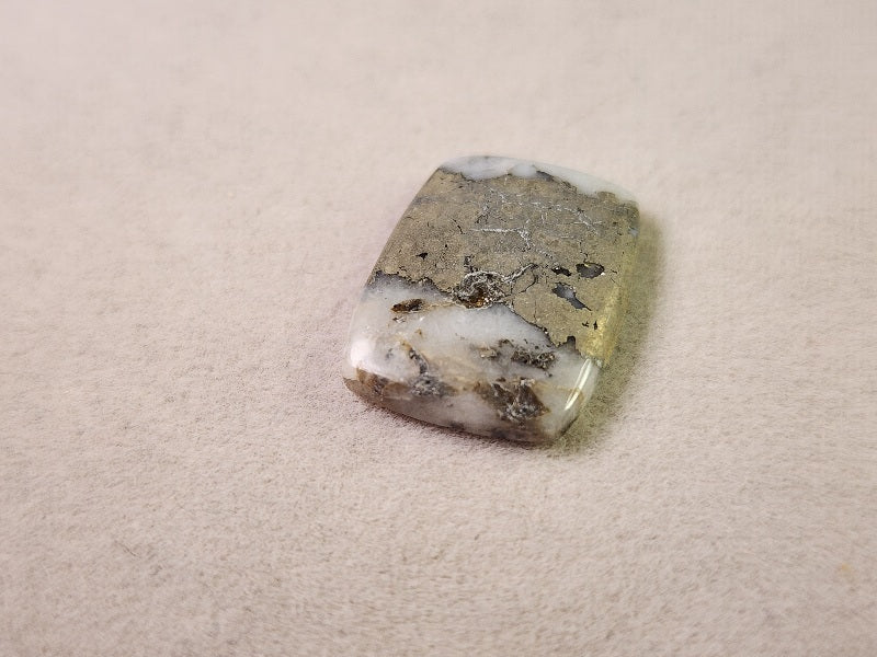 IPY-10　アイスパイライト　14.68ct