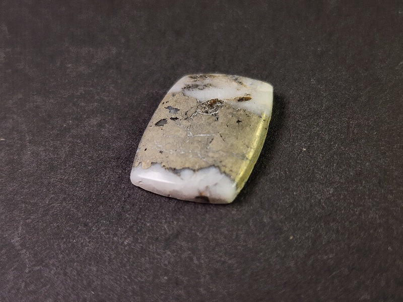 IPY-10　アイスパイライト　14.68ct