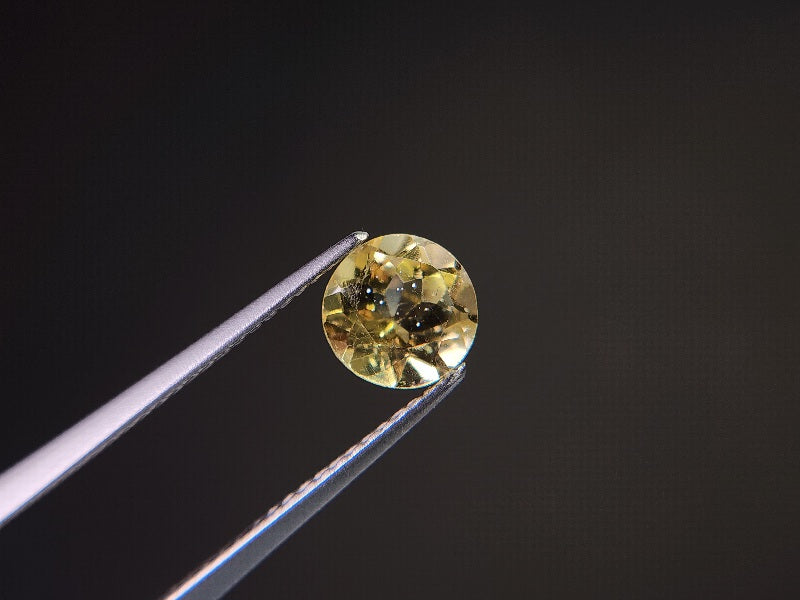 ye-AP-27　イエローアパタイト　1.36ct