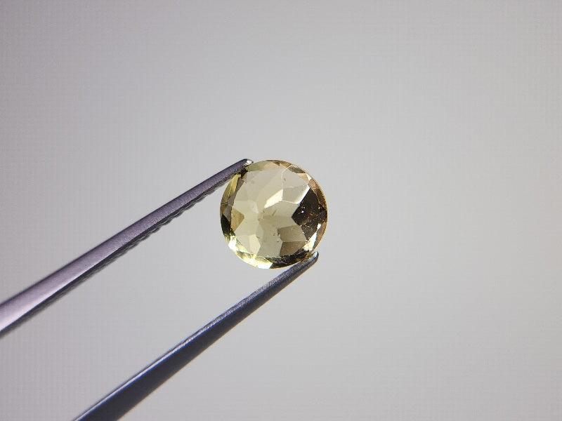 ye-AP-27　イエローアパタイト　1.36ct