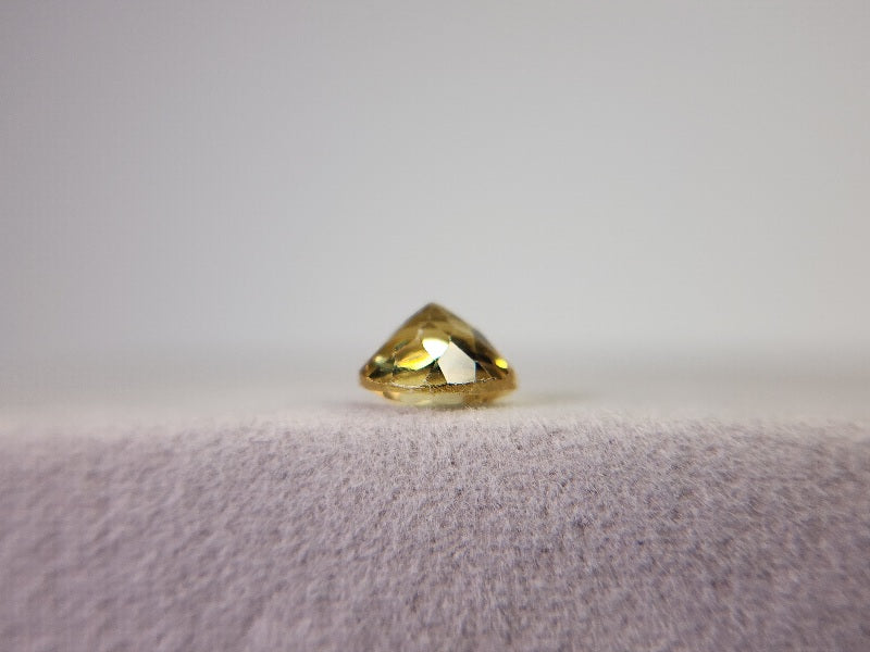 ye-AP-27　イエローアパタイト　1.36ct