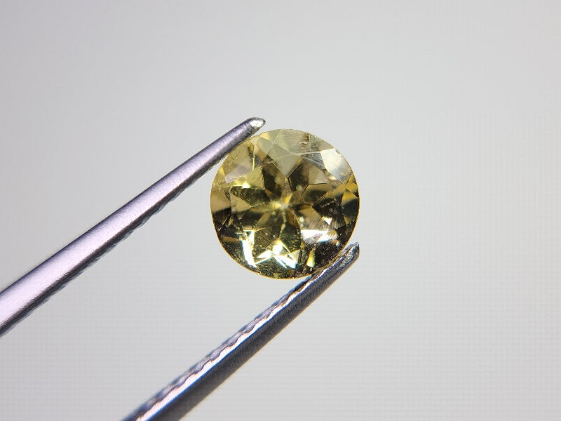 ye-AP-32　イエローアパタイト　1.06ct