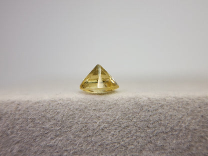 ye-AP-35　イエローアパタイト　0.93ct
