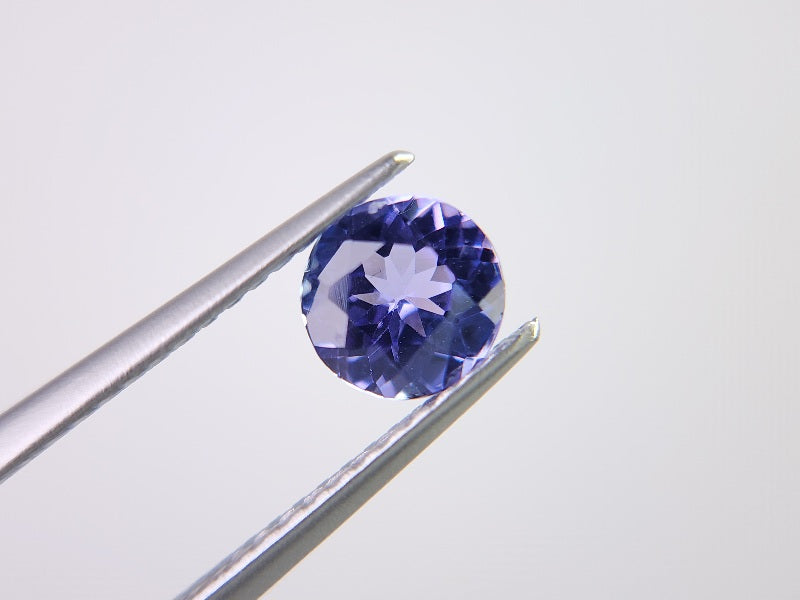 TZ-28　タンザナイト　0.77ct