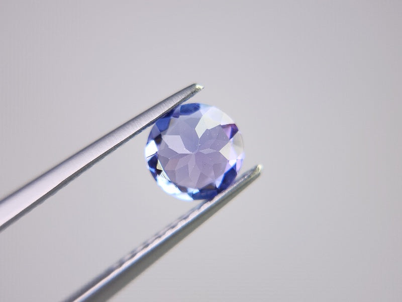 TZ-28　タンザナイト　0.77ct