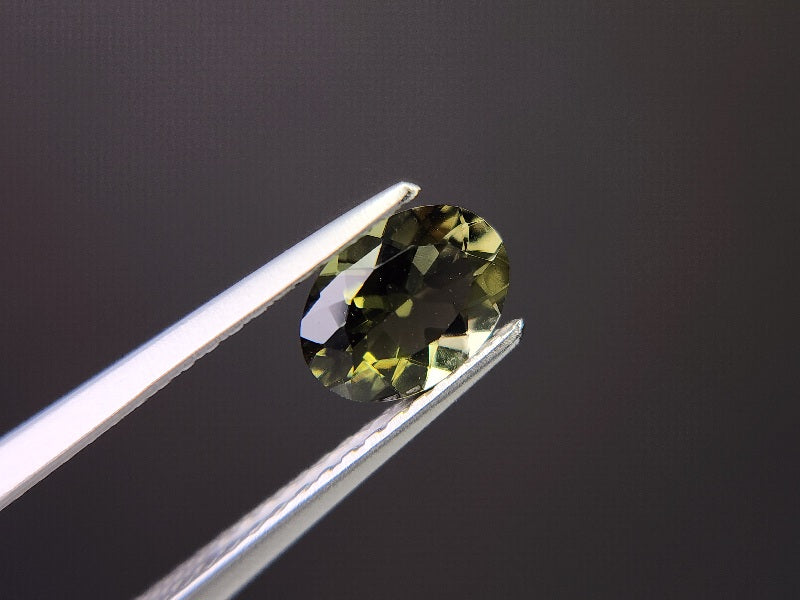 MLD-17　モルダバイト　0.54ct
