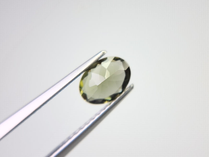 MLD-17　モルダバイト　0.54ct