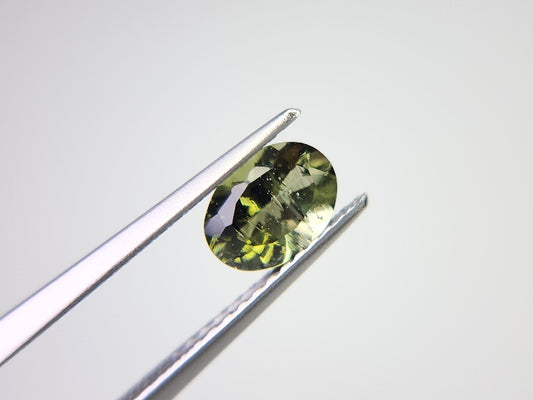 MLD-19　モルダバイト　0.54ct