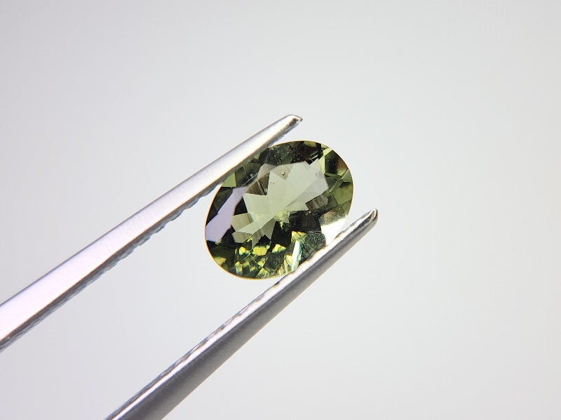 MLD-20　モルダバイト　0.54ct