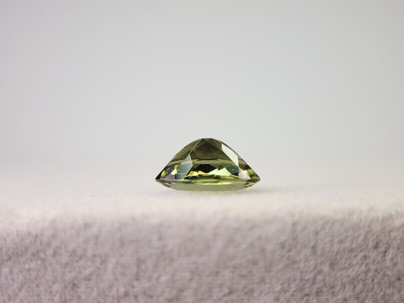 MLD-16　モルダバイト　0.54ct