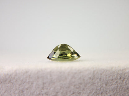MLD-19　モルダバイト　0.54ct