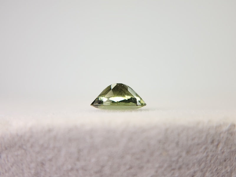 MLD-25　モルダバイト　0.48ct