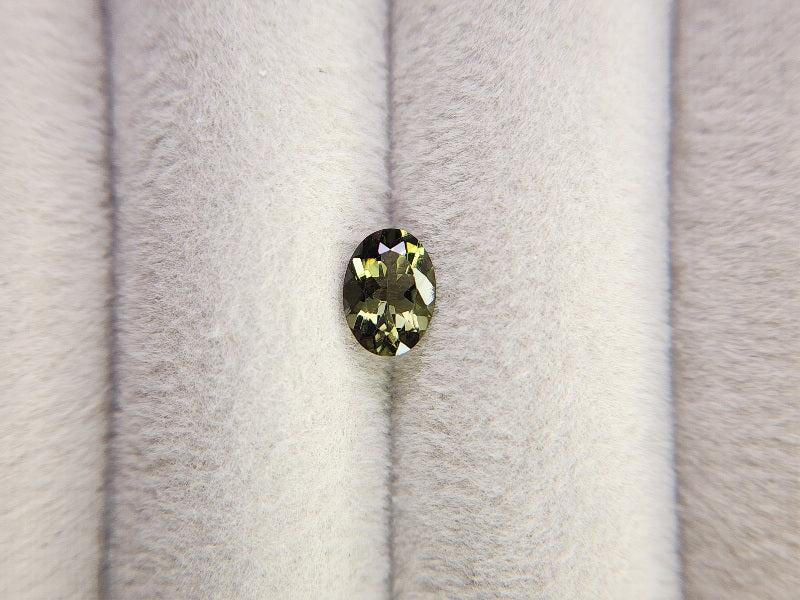 MLD-17　モルダバイト　0.54ct
