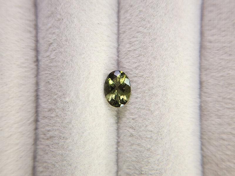 MLD-24　モルダバイト　0.49ct