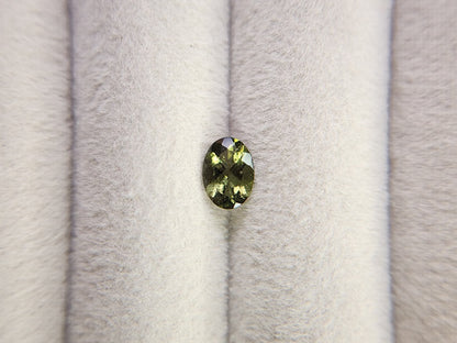 MLD-24　モルダバイト　0.49ct