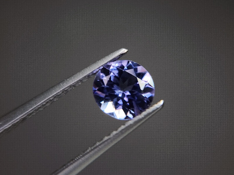 TZ-42　タンザナイト　0.77ct