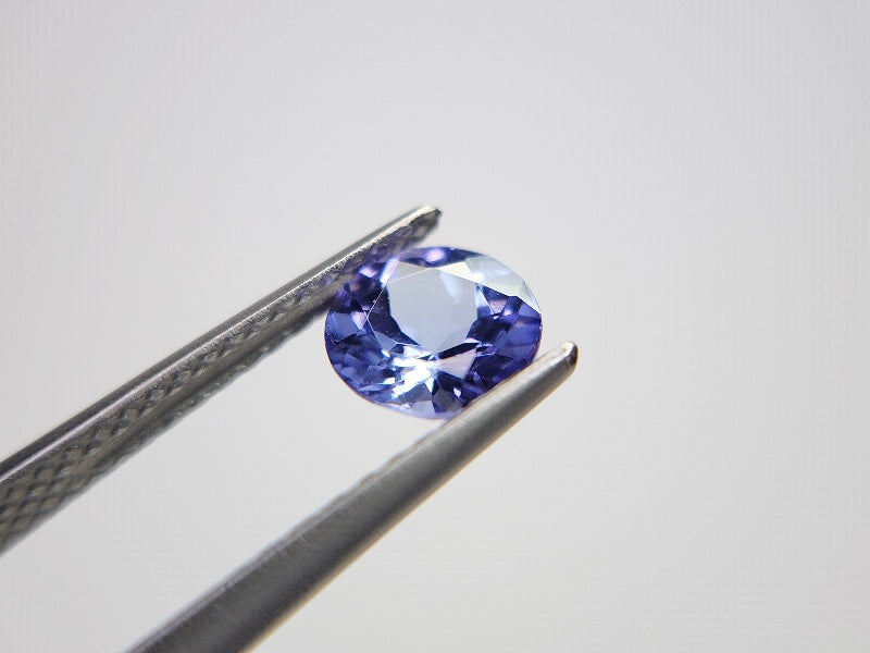 TZ-42　タンザナイト　0.77ct