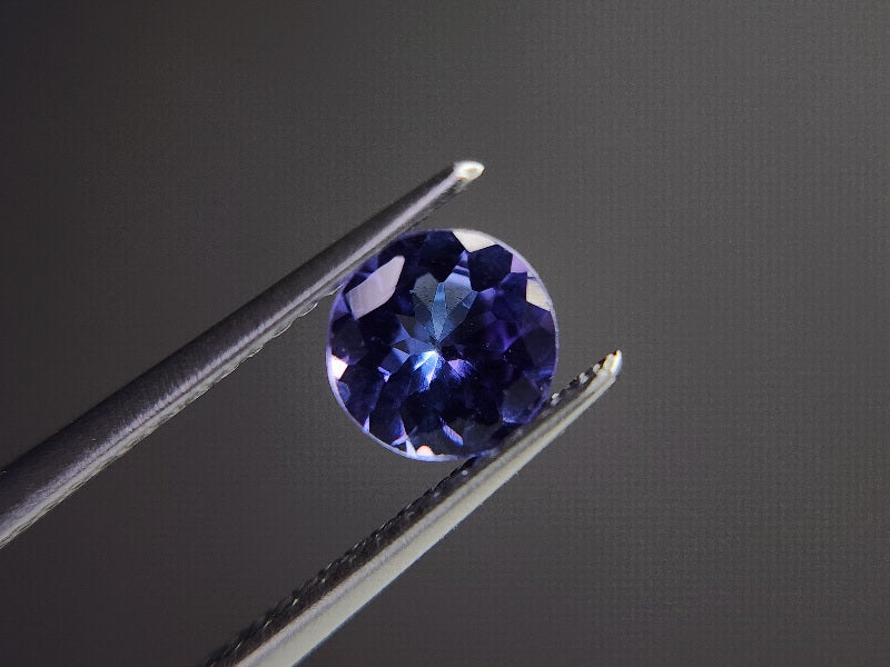 TZ-43　タンザナイト　0.69ct