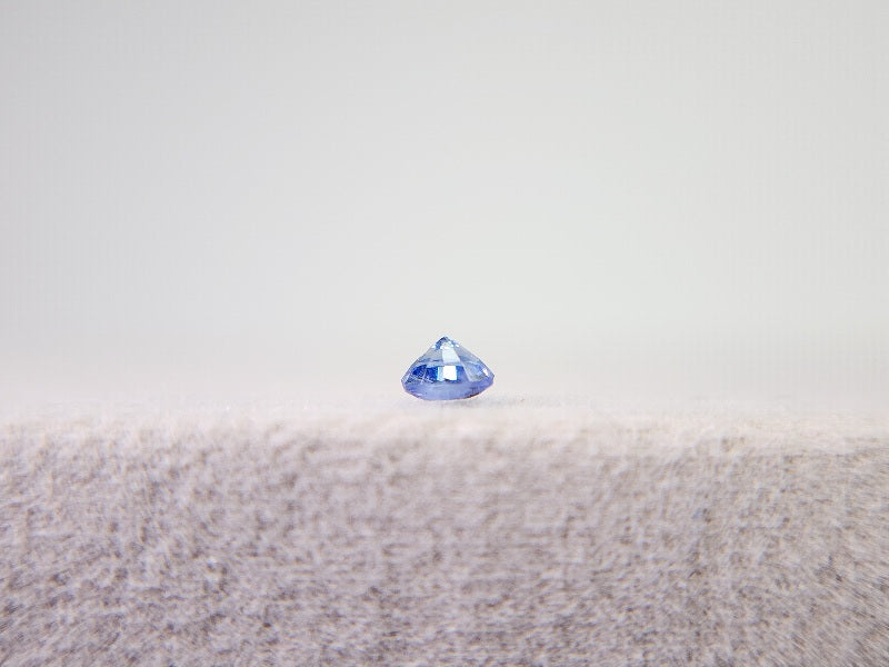 JER-1　ジェレメジェバイト　0.09ct