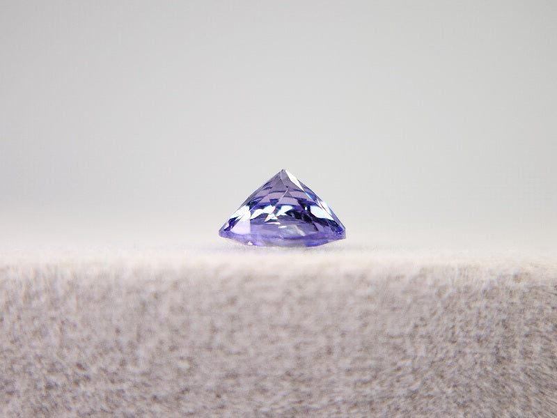 TZ-42　タンザナイト　0.77ct