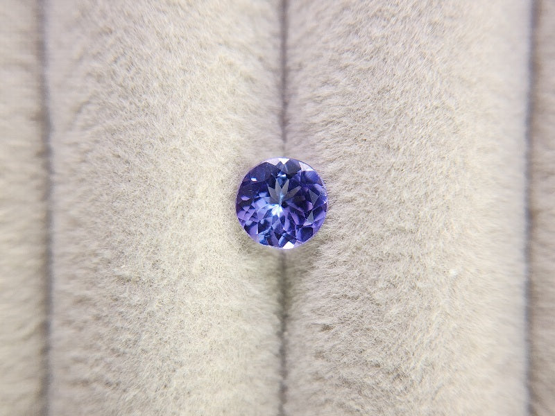 TZ-43　タンザナイト　0.69ct