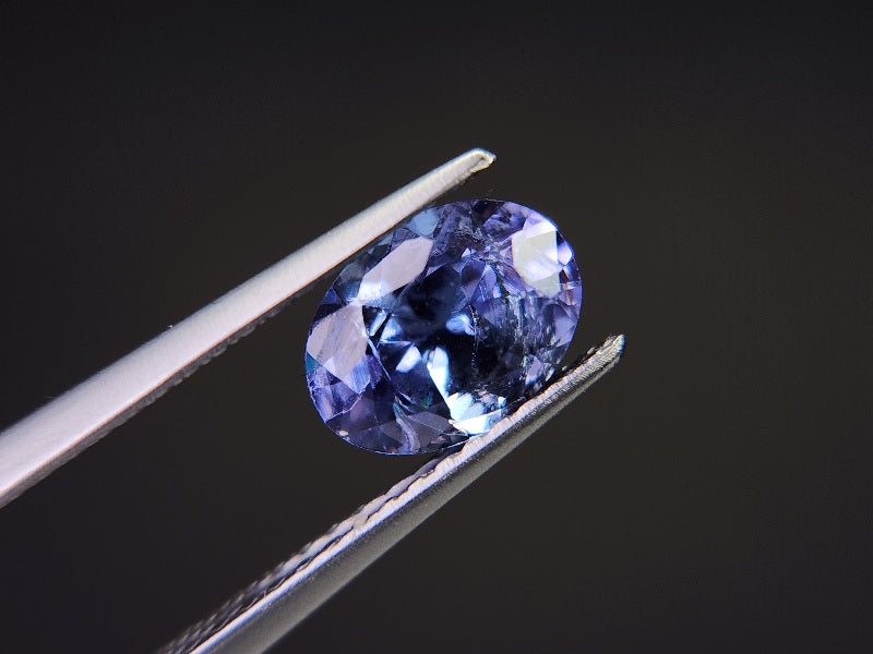 TZ-45　虹入り！タンザナイト　1.26ct