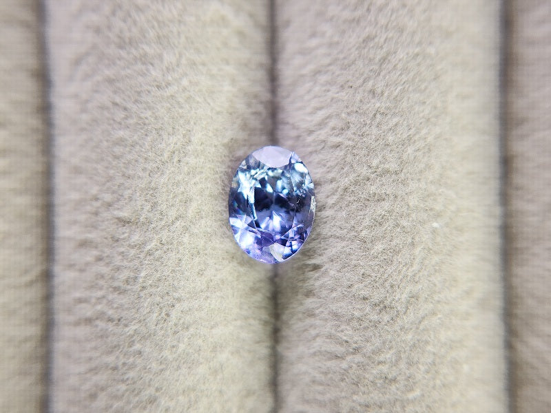 TZ-45　虹入り！タンザナイト　1.26ct
