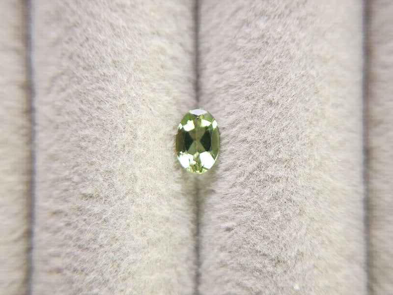 gAP-11　グリーンアパタイト　0.41ct