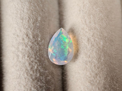 OP-68　オパール   0.88ct