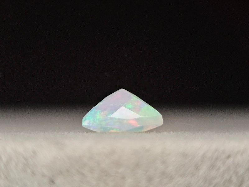 OP-69　オパール   0.60ct