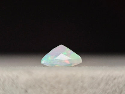 OP-69　オパール   0.60ct