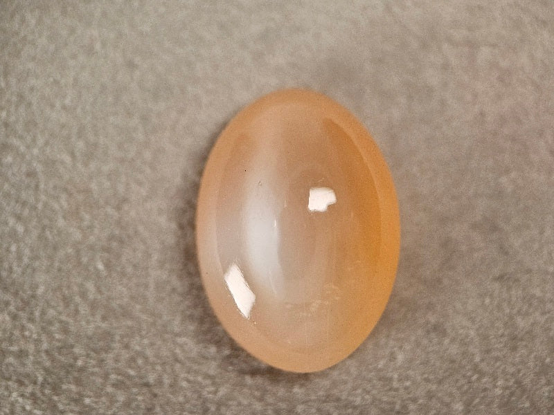 oMO-1　オレンジムーンストーン　13.41ct