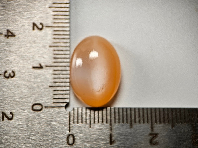 oMO-1　オレンジムーンストーン　13.41ct