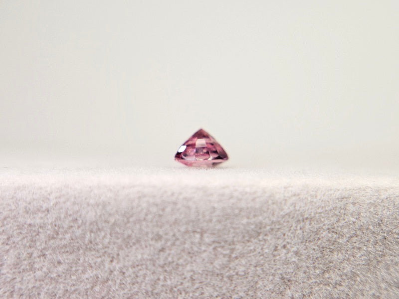 MYGA-2　マラヤガーネット　0.73ct