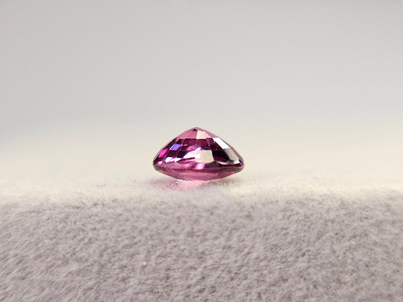 MYGA-5　マラヤガーネット　0.69ct