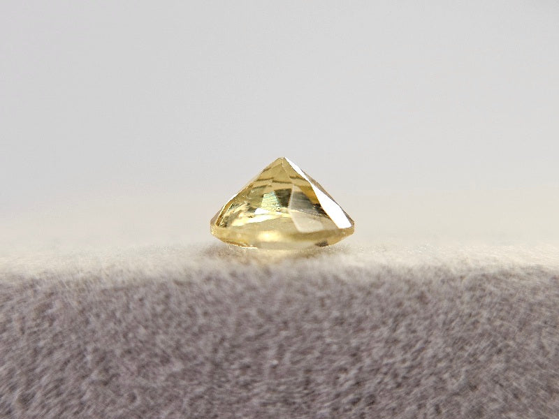 ye-AP-40　イエローアパタイト　0.80ct