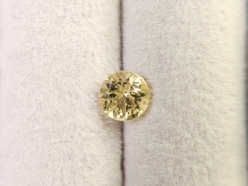 ye-AP-40　イエローアパタイト　0.80ct