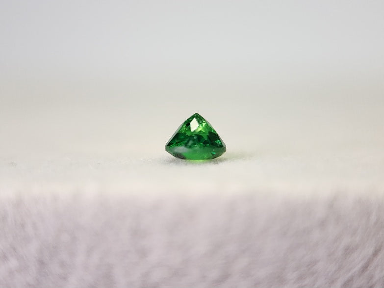 TSV-1　ツァボライト　0.26ct